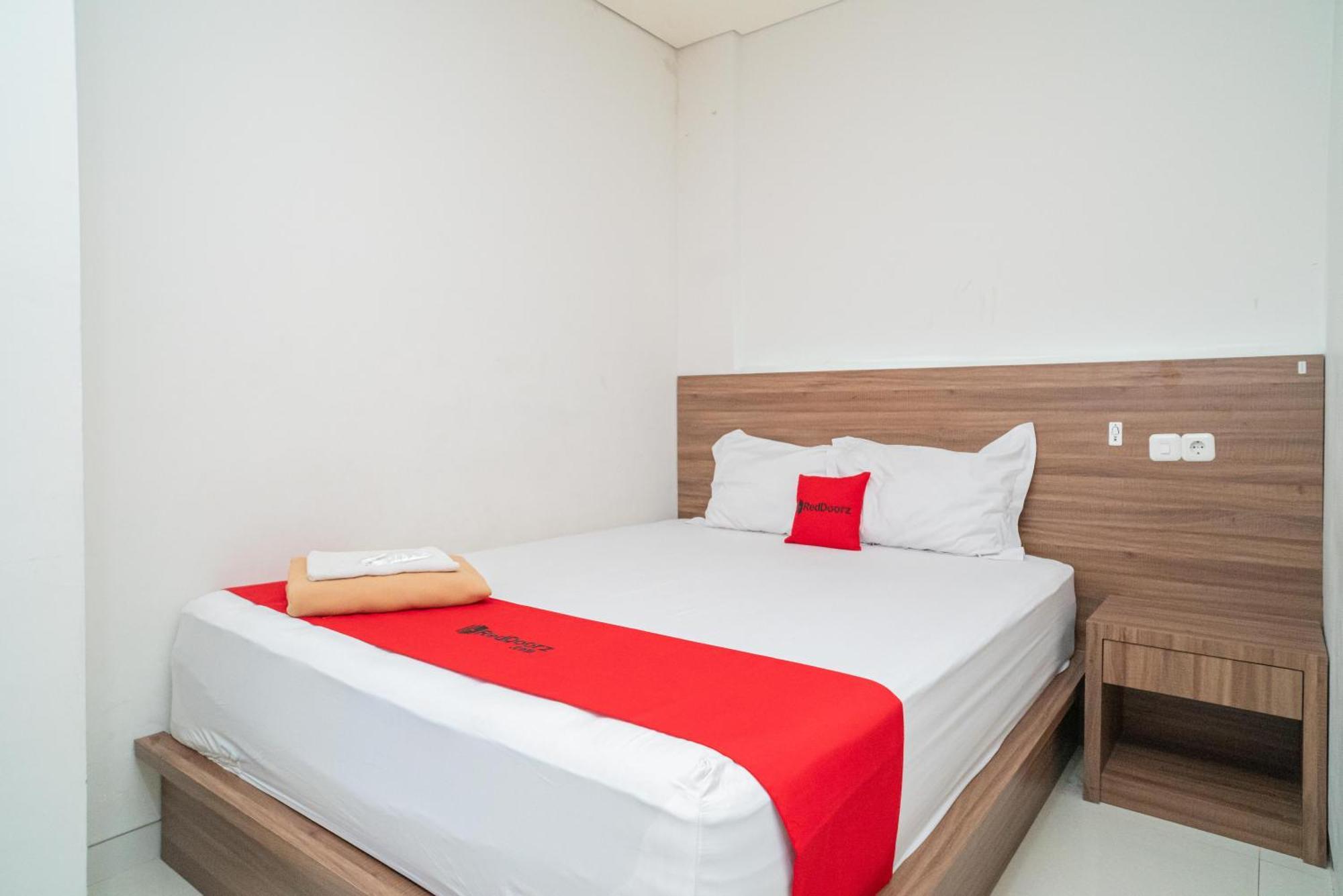 RedDoorz Plus @ Jalan Pemuda Timur Bojonegoro Zewnętrze zdjęcie